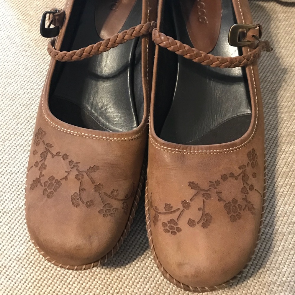 Brown heeled Mary Janes by Ecco